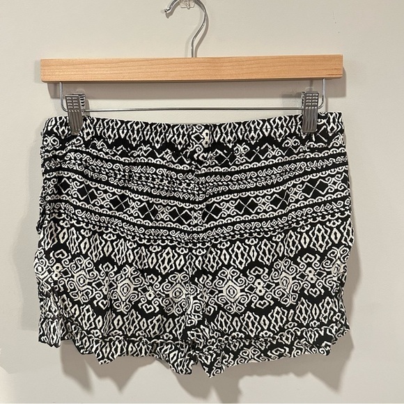 American Rag black and white patterned lightweight rayon shorts - Picture 7 of 7
